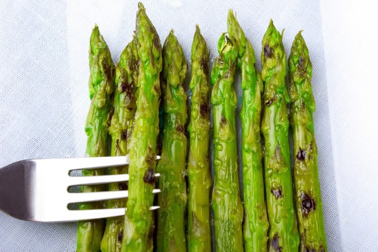 Grüner Spargel mit Bärlauchbutter So schmeckt Niederösterreich