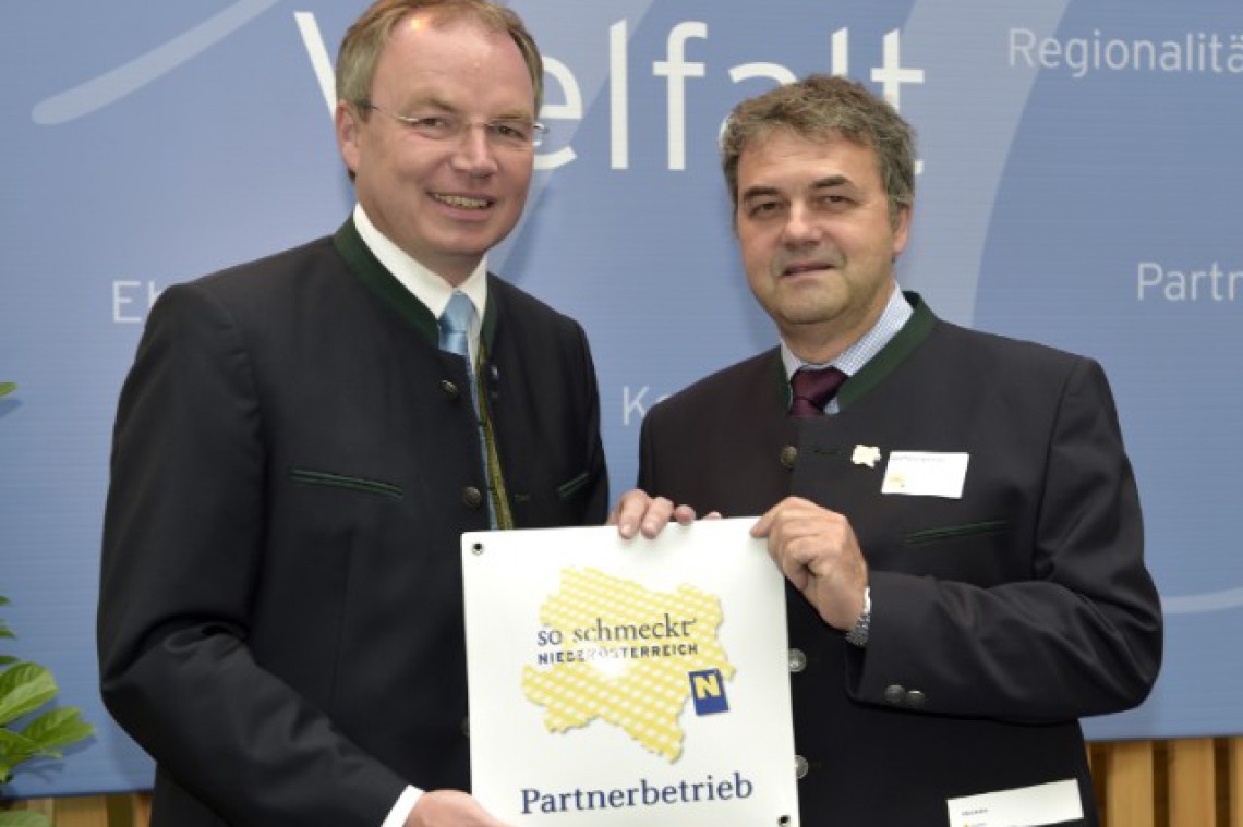 Johann Schmid mit LH Stv. Stephan Pernkopf