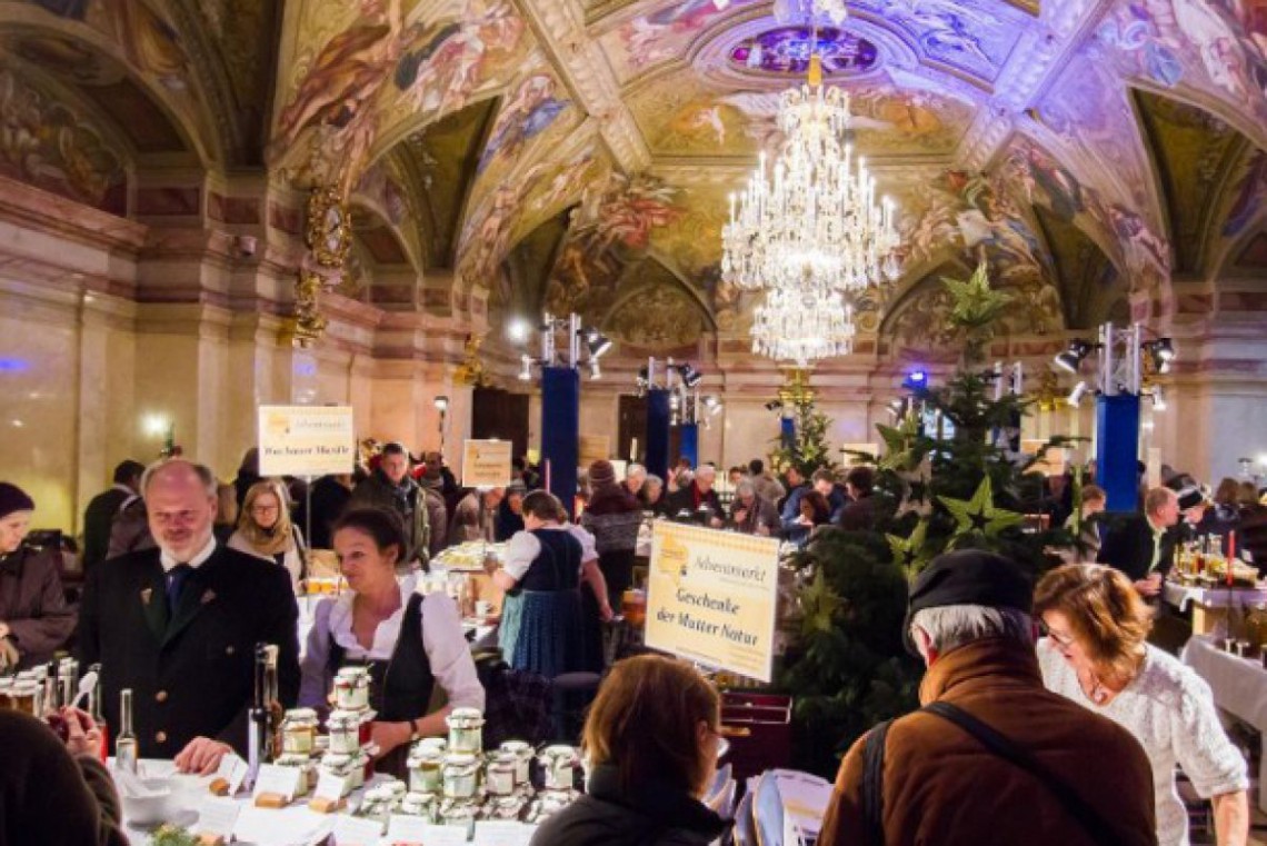 "So schmeckt Niederösterreich"-Adventmarkt im Landhaussaal