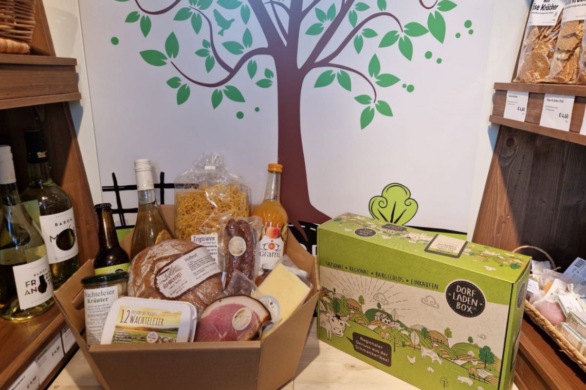 Dorfladenbox Hofamt Priel, Geschenkkorb mit Waren aus der Dorfladenbox