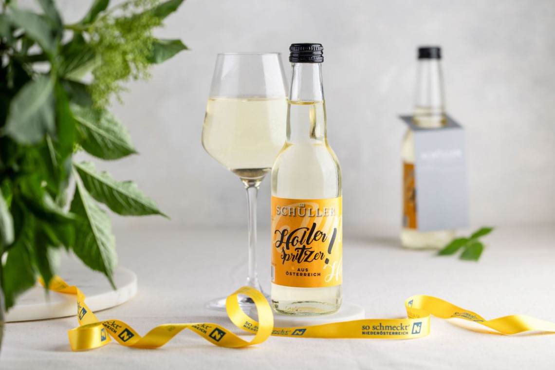 Hollerspritzer vom Weingut Sch&uuml;ller als Werbegeschenk