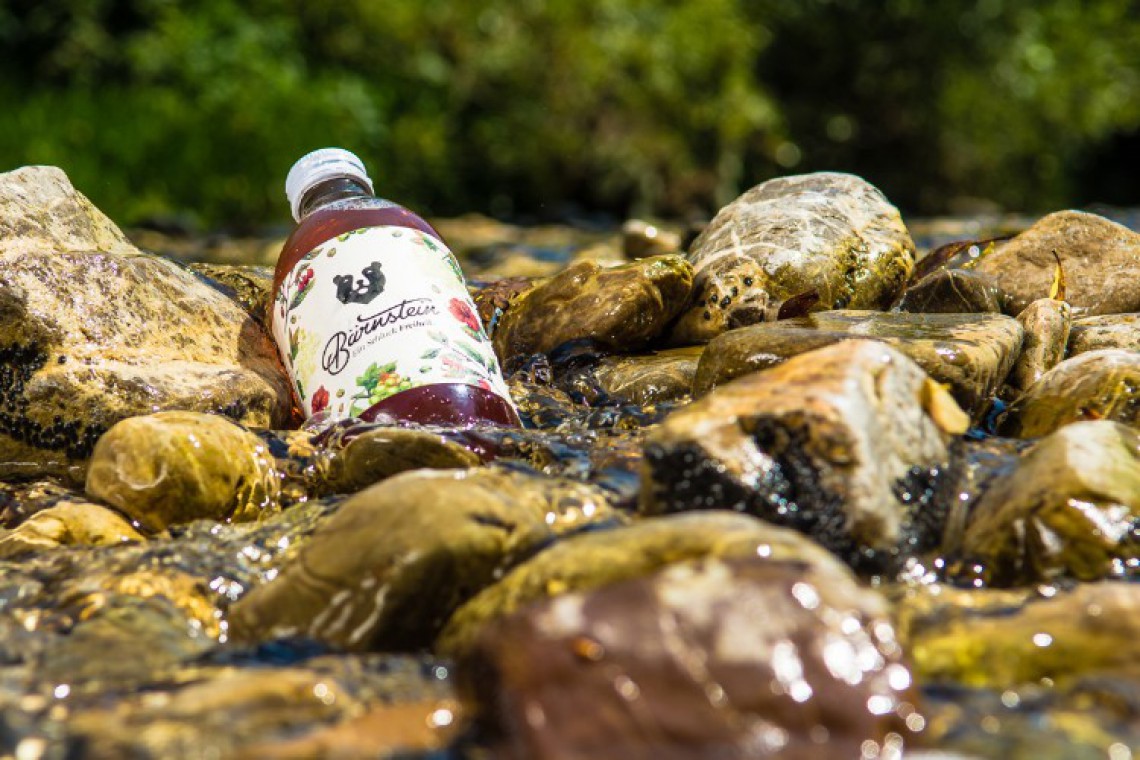 Bärnstein Getränk im Wasser