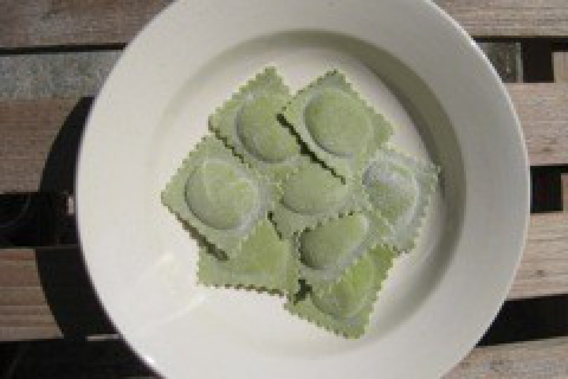 frische Pasta grüne Ravioli