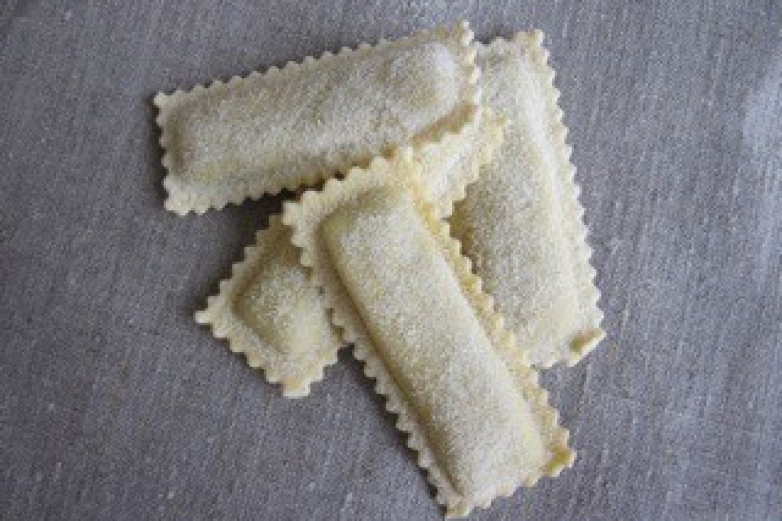 frische pasta ravioli