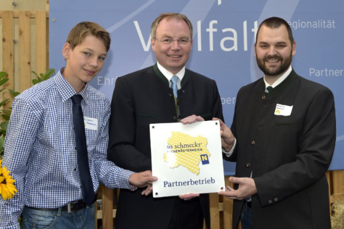 10 Jahre so schmeckt Nö Imkerei Obendorfer mit LH Stv. Stephan Pernkopf