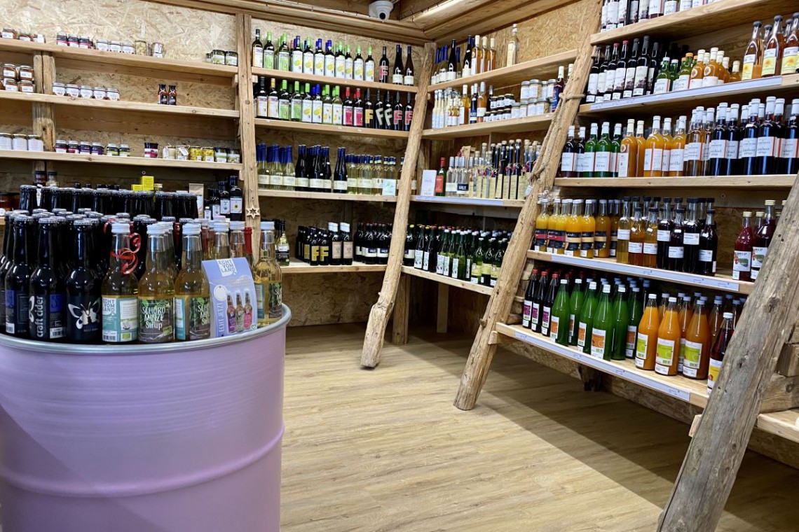 Regale mit S&auml;ften