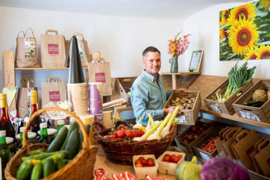 Christian Radl beliefert täglich den Laden mit frischen Gemüse.