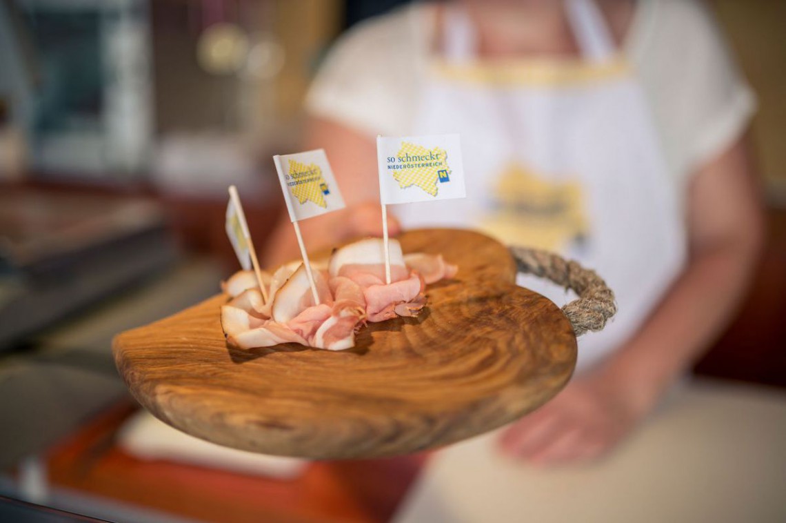 frisches Fleisch vom Bauernmarkt