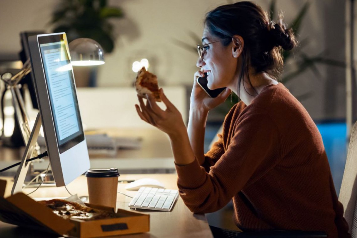 Essen vorm Bildschirm - die Herausforderung im Homeoffice