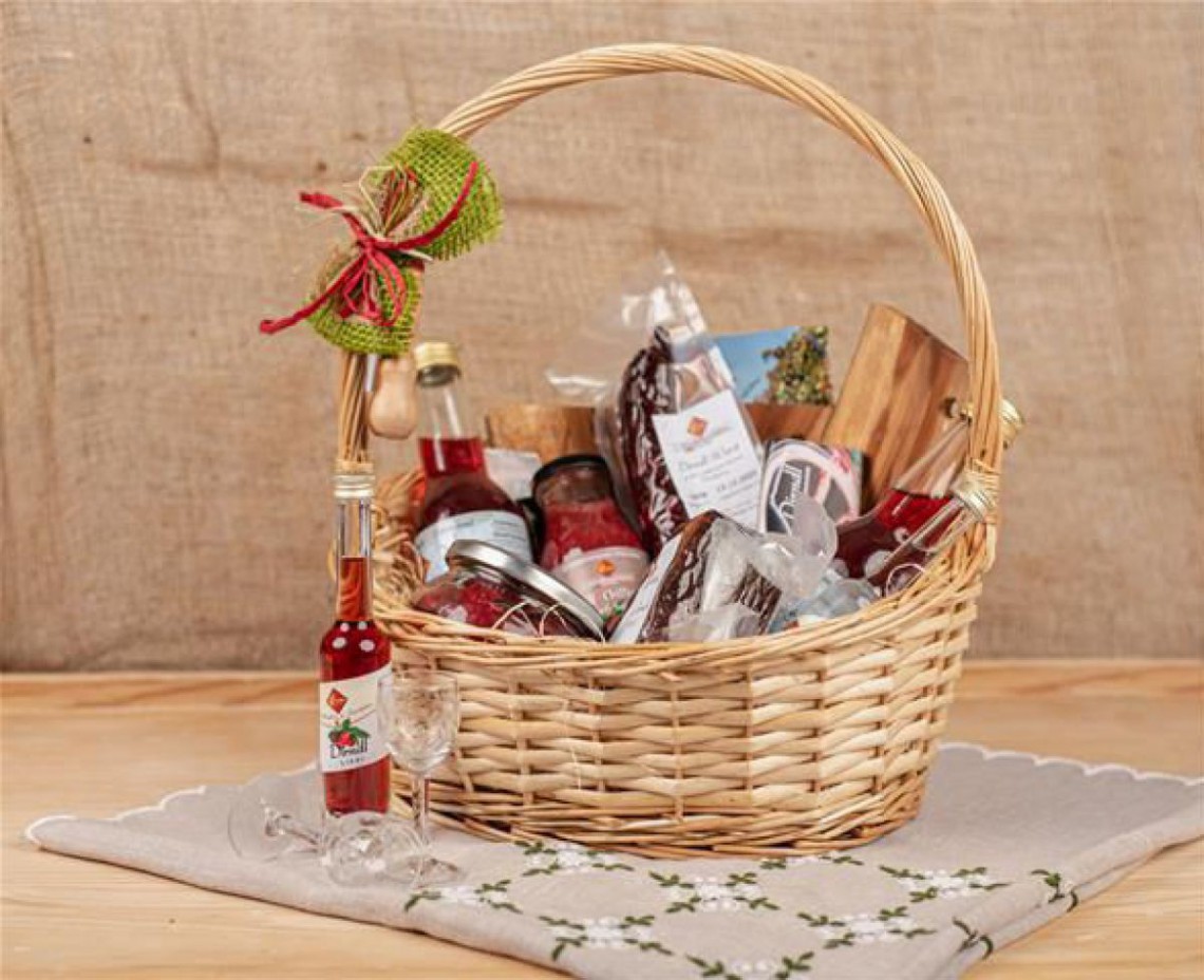 Geschenkkorb mit regionalen Schmankerln
