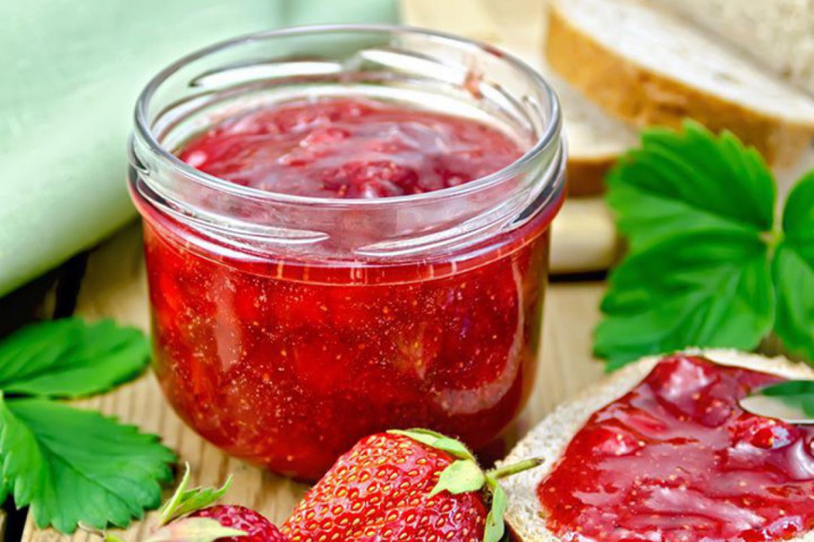 Erdbeer Rharbarber Marmelade Mit Einem Leichten Ha — Rezepte Suchen