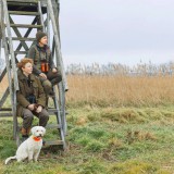 Bild anzeigen: Wildkulinarik Zwei Jägerinnen am Hochstand