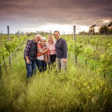 Bild anzeigen: Landgut Schöne Erde, Familie Wölbitsch im Weingarten