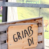 Bild anzeigen: Grias di -Schild