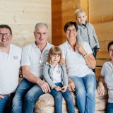 Bild anzeigen: Familienfoto der Familie Hölzl