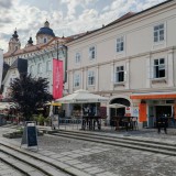 Bild anzeigen: Gesch&auml;ftslokal von Au&szlig;en