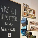 Bild anzeigen: Kreidetafel mit Herzlich Willkommen