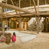 Bild anzeigen: biobauernhof hipp-bruckner kinderspielplatz innen