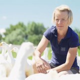 Bild anzeigen: Kuchlkastl Sonja Lehner mit Gänsen