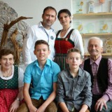 Bild anzeigen: Familie FuXsteiner