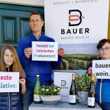 Bild anzeigen: Weinbau Bauer Familie