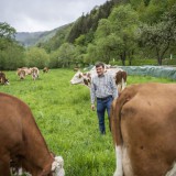 Bild anzeigen: Biohof Losbach Michael und seine Tiere