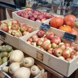 Bild anzeigen: nah-guat-obst-und-gemuese-tisch