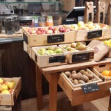 Bild anzeigen: nah-guat-tisch-mit-obst