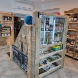 Bild anzeigen: bauernladen-hoher-markt-schnapsregal