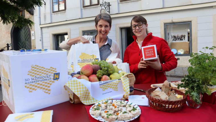 Bauernmarkt Krems "So schmeckt NÖ" Infostand