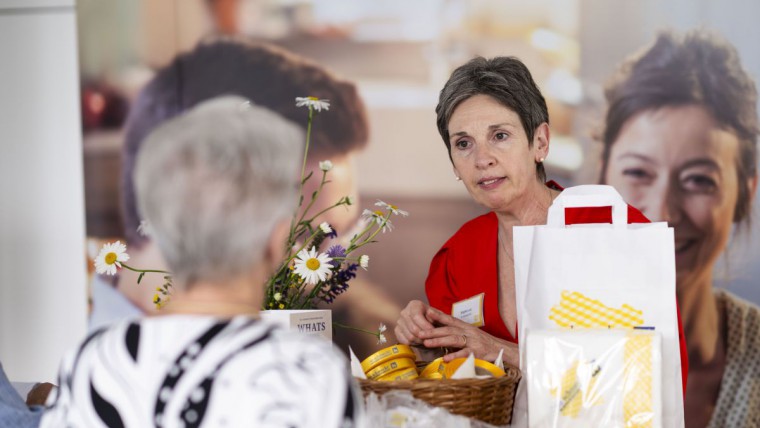 Brigitte Lutz, Mitarbeiterin der Dorf- und Stadterneuerung Initiative "So schmeckt Niederösterreich"