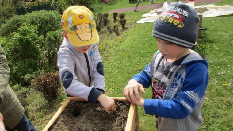 Kindergarten Heiligeneich mit Gemüsepyramide