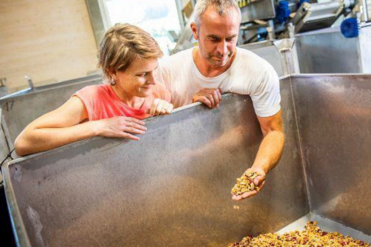 Nussland GmbH, Julia Taubinger & Markus Schindelegger mit N&uuml;ssen