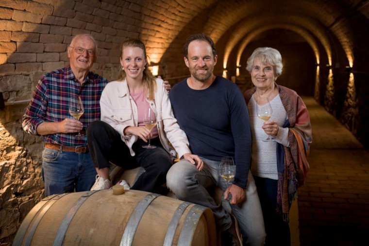 Landgut Sch&ouml;ne Erde, Familie W&ouml;lbitsch im Weinkeller