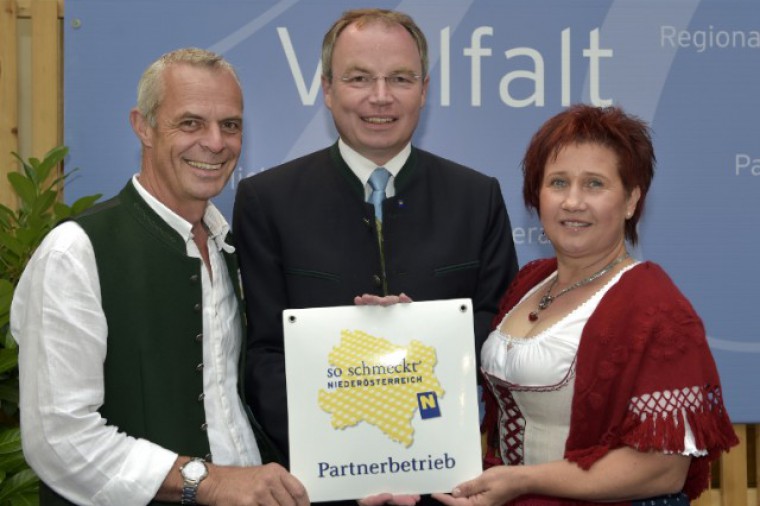 10 Jahre so schmeckt Nö Wurzers Erdbeere & Kürbishof mit LH Stv. Stephan Pernkopf