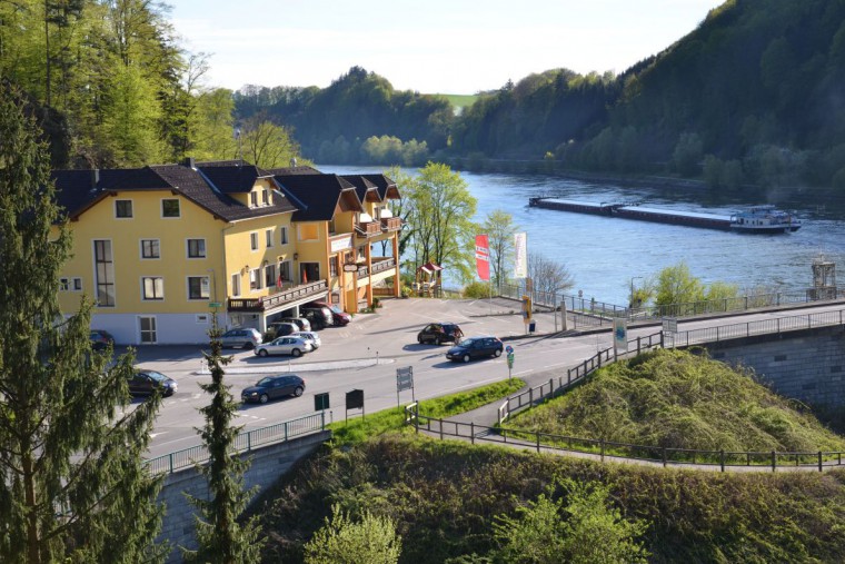 Gasthaus zur Donaubrücke