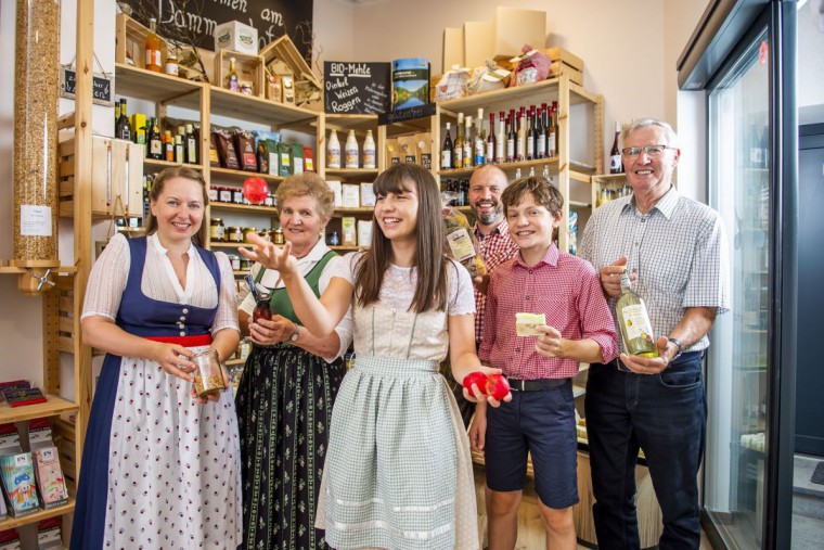 Dammererhof: Familie Dammerer im Hofladen