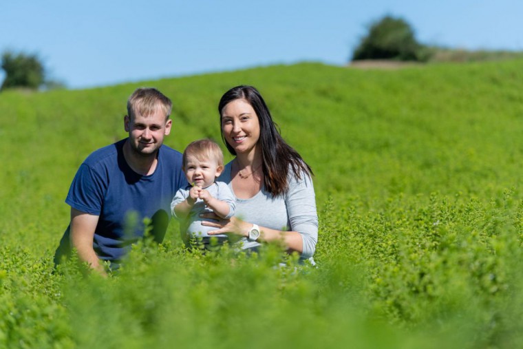 Kräuterfarm Bauer: Jungfamilie Bauer