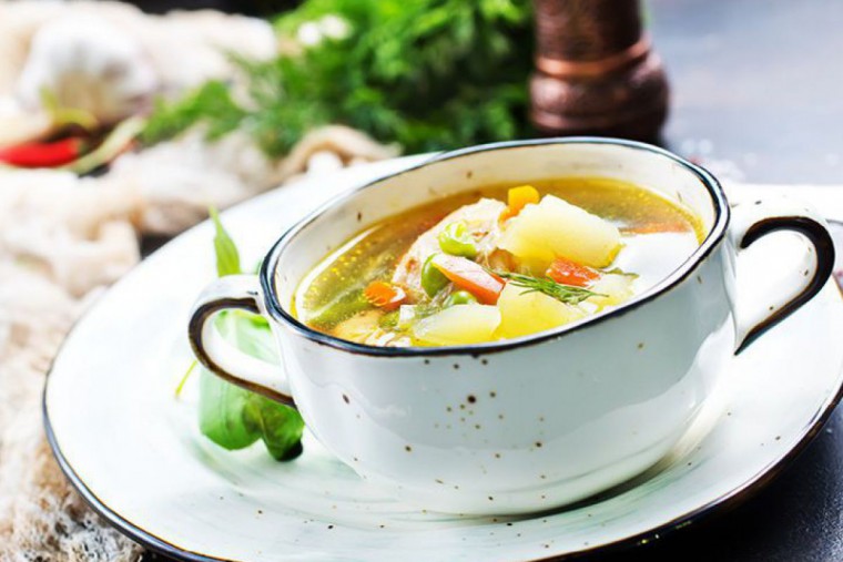 Gemüsesuppe mit Karotten, Erdäpfel & Fisolen