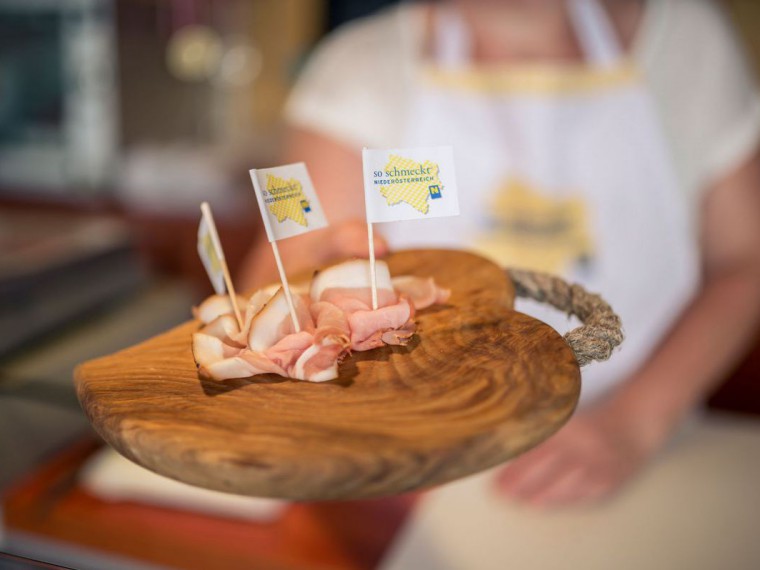 frisches Fleisch vom Bauernmarkt