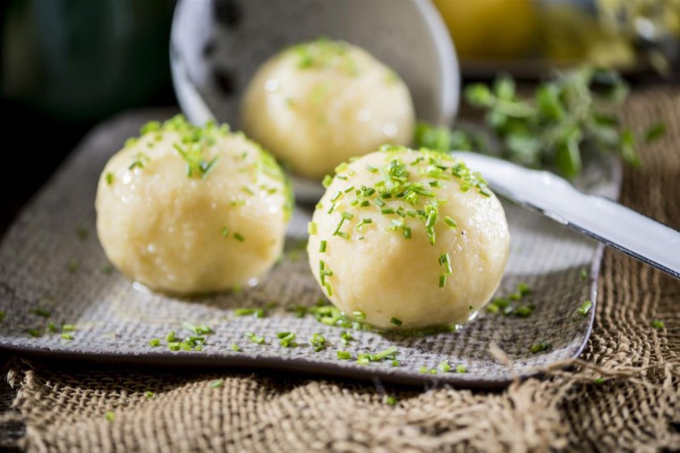 Waldviertler Knödel fein angerichtet. 