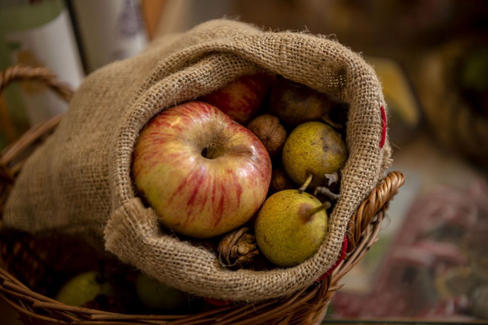 Zur Steinernen Birne: Äpfel, Birnen, Walnüsse